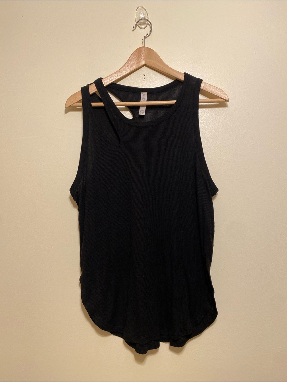 ALO YOGA Black Women's Tank Top - Sleeveless  Tee . Size M